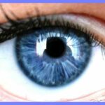 Occhi azzurri: correlati al rischio più alto di dipendenza da alcol?